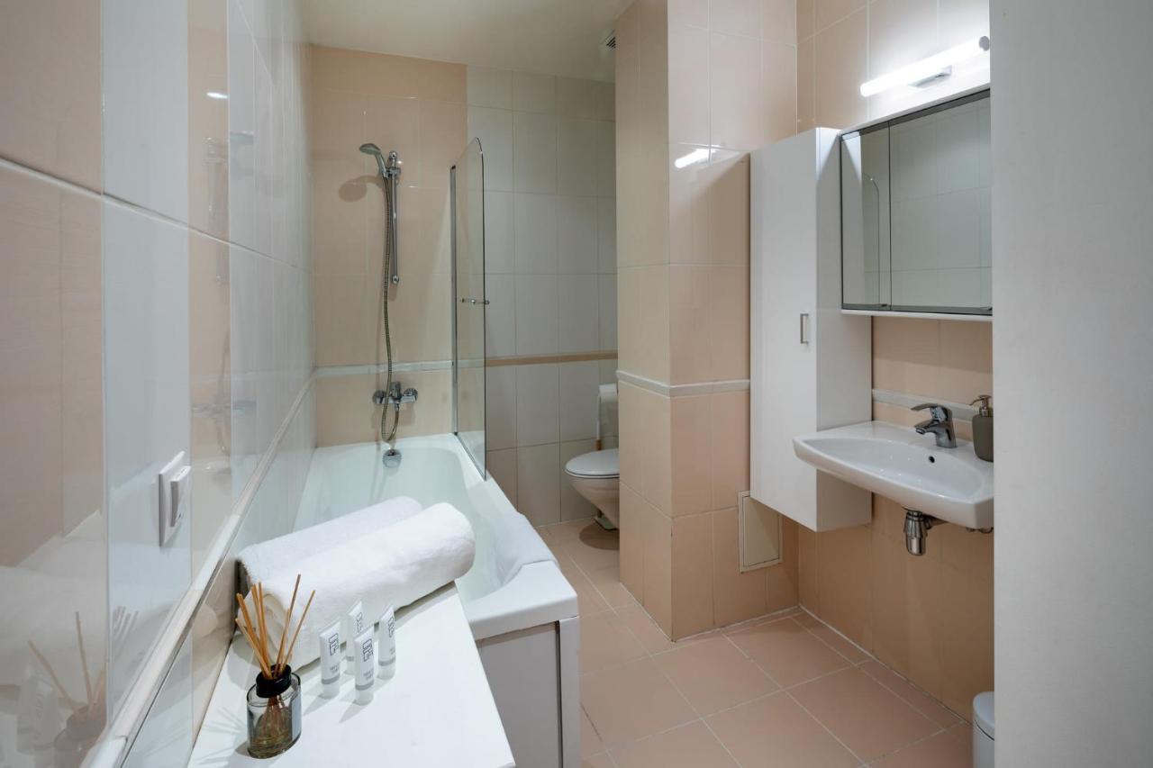 Ziedondarza Park One Bedroom Apartment With Balcony Riga Luaran gambar