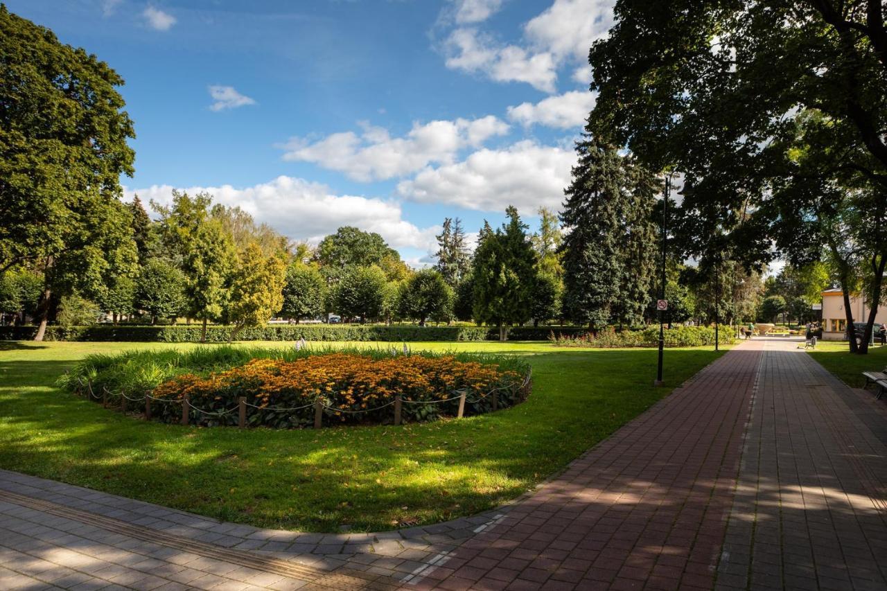 Ziedondarza Park One Bedroom Apartment With Balcony Riga Luaran gambar